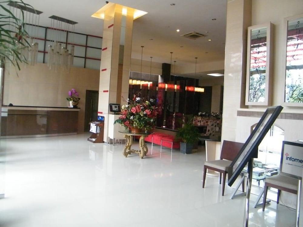 Scarlet Dago Hotel Бандунг Экстерьер фото