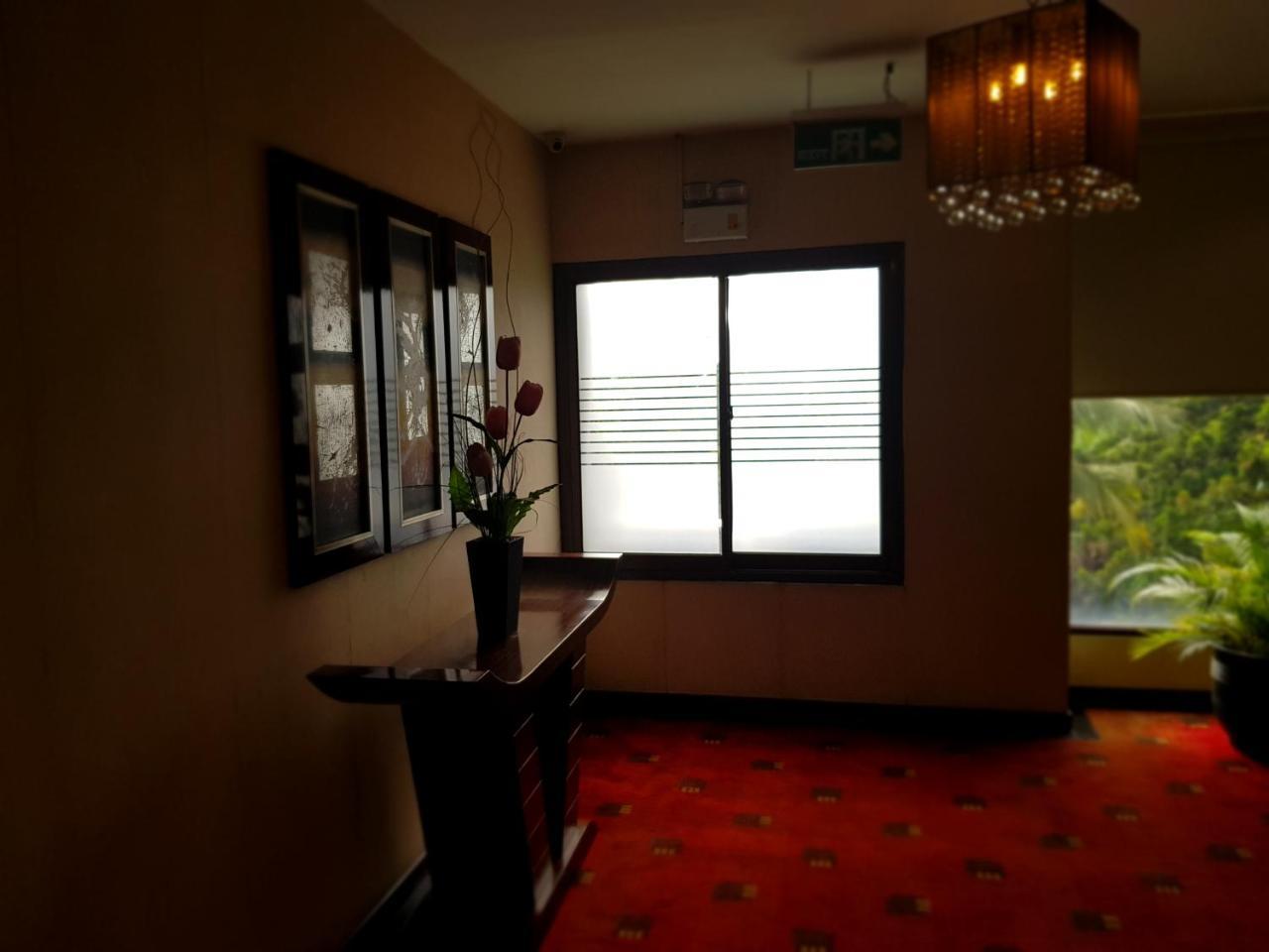 Scarlet Dago Hotel Бандунг Экстерьер фото
