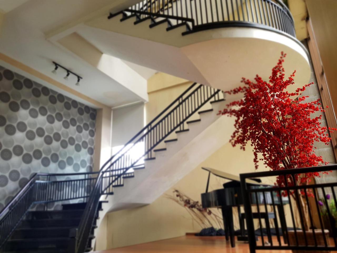 Scarlet Dago Hotel Бандунг Экстерьер фото