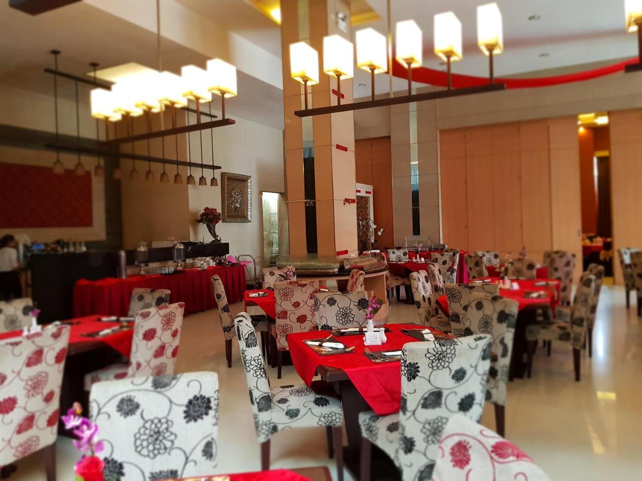Scarlet Dago Hotel Бандунг Экстерьер фото