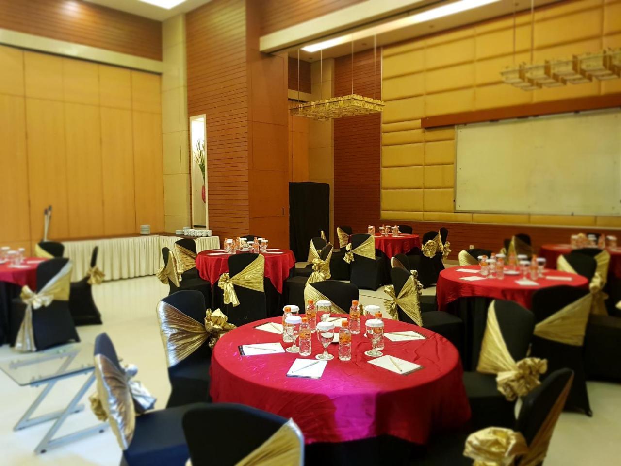 Scarlet Dago Hotel Бандунг Экстерьер фото