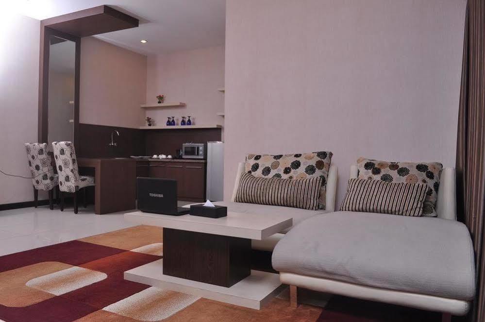 Scarlet Dago Hotel Бандунг Экстерьер фото